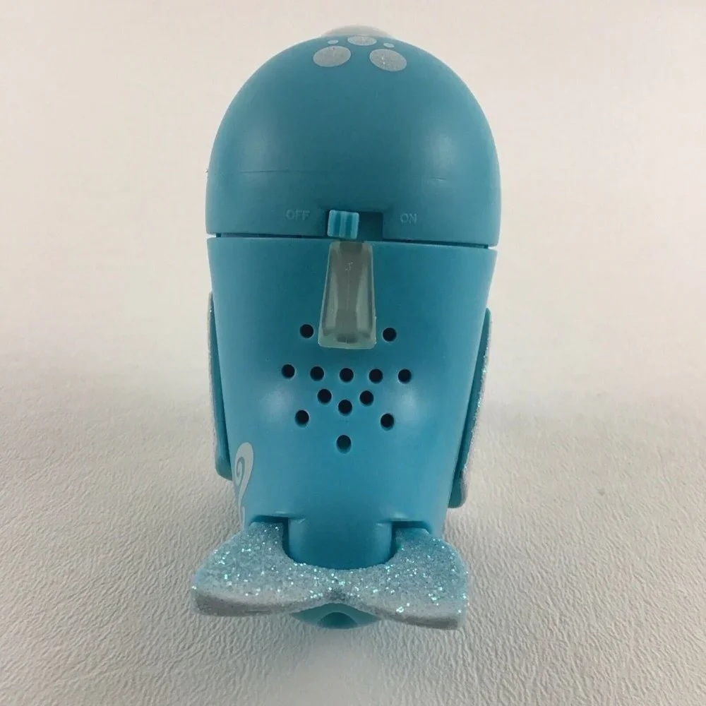 Fingerlings Baby Light Up Dolphin Interactive Electronic Aqua Pet 2019 WowWee